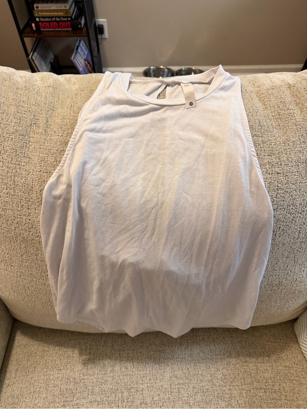 Glyder white workout tank with a twist detail #twist #summer
Size S